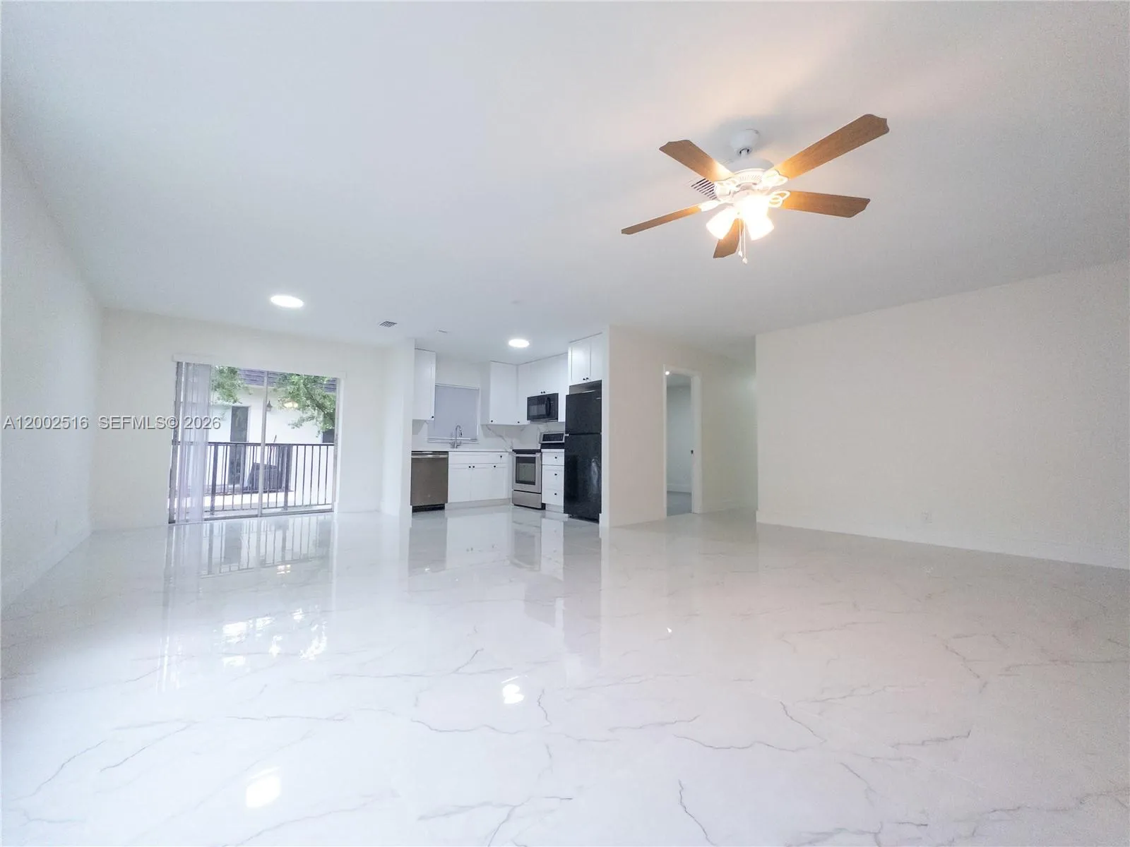 Alquilada 5400 NW 18th Street 3N, Lauderhill, FL 33313, Lauderhill, FL 33313