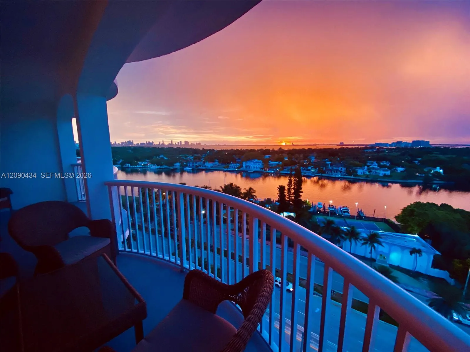 Foto de propiedad en 5401 Collins Avenue 1020, Miami Beach, FL 33140 Miami Beach con MLS# 