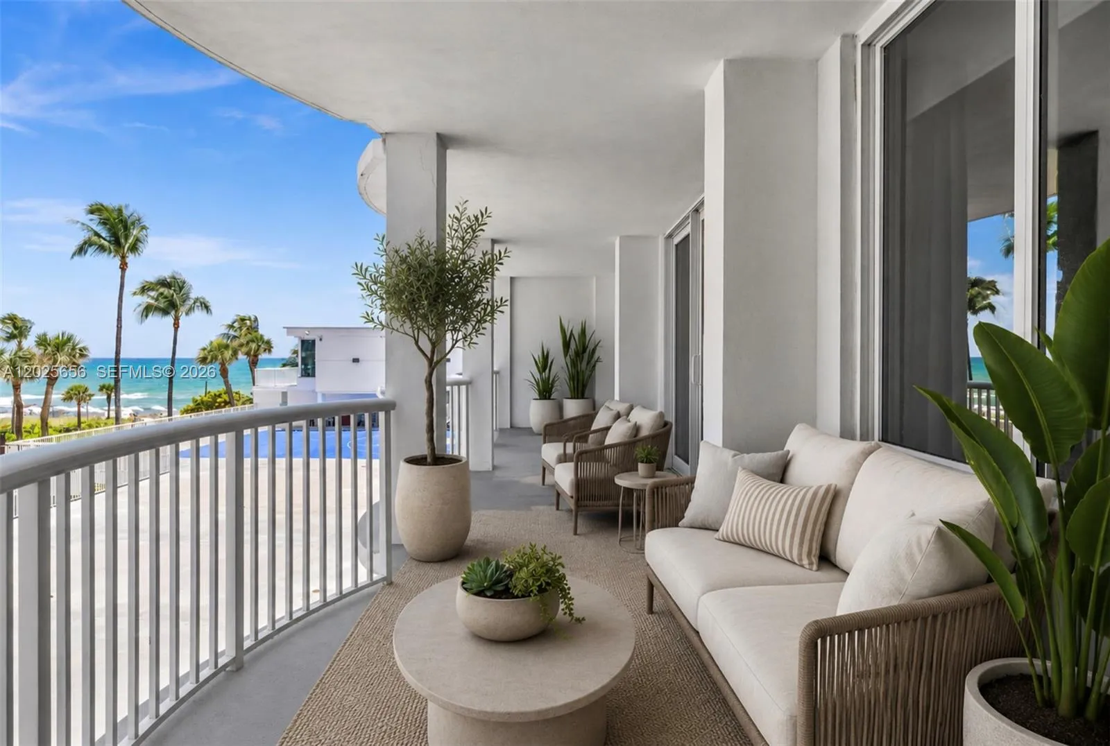 Foto de propiedad en 5401 Collins Avenue 107, Miami Beach, FL 33140 Miami Beach con MLS# 