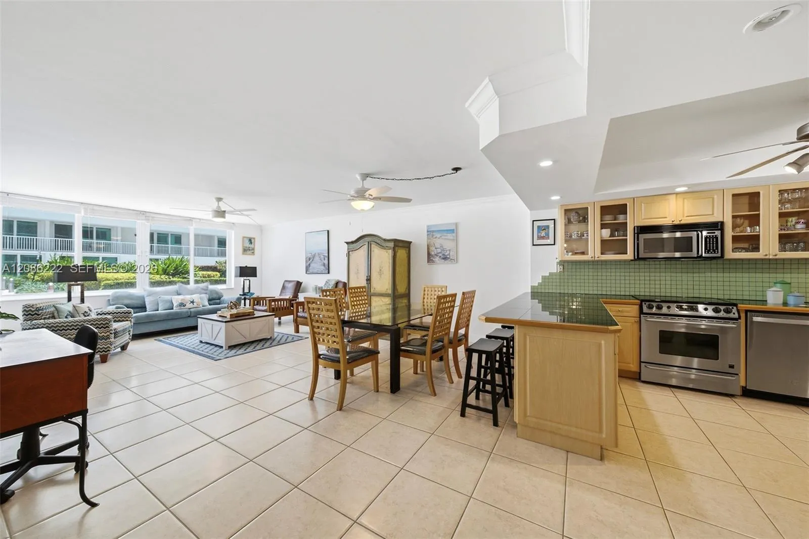 En Renta 5401 Collins Avenue 108, Miami Beach, FL 33140, Miami Beach, FL 33140