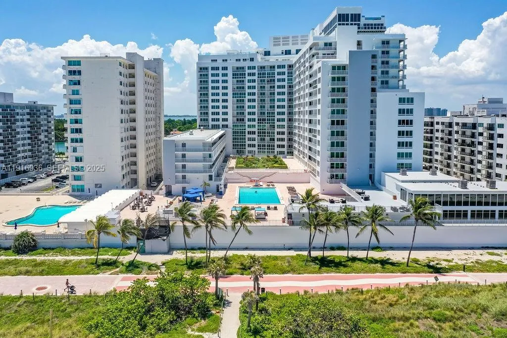 Foto de propiedad en 5401 Collins Avenue 1512, Miami Beach, FL 33140 Miami Beach con MLS# 