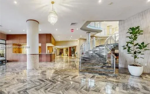 Foto de propiedad en 5401 Collins Avenue 526, Miami Beach, FL 33140 Miami Beach con MLS# 