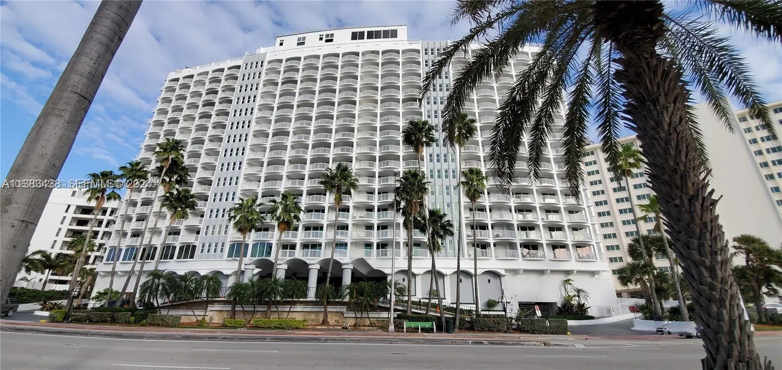 Foto de propiedad en 5401 Collins Avenue 601, Miami Beach, FL 33140 Miami Beach con MLS# 