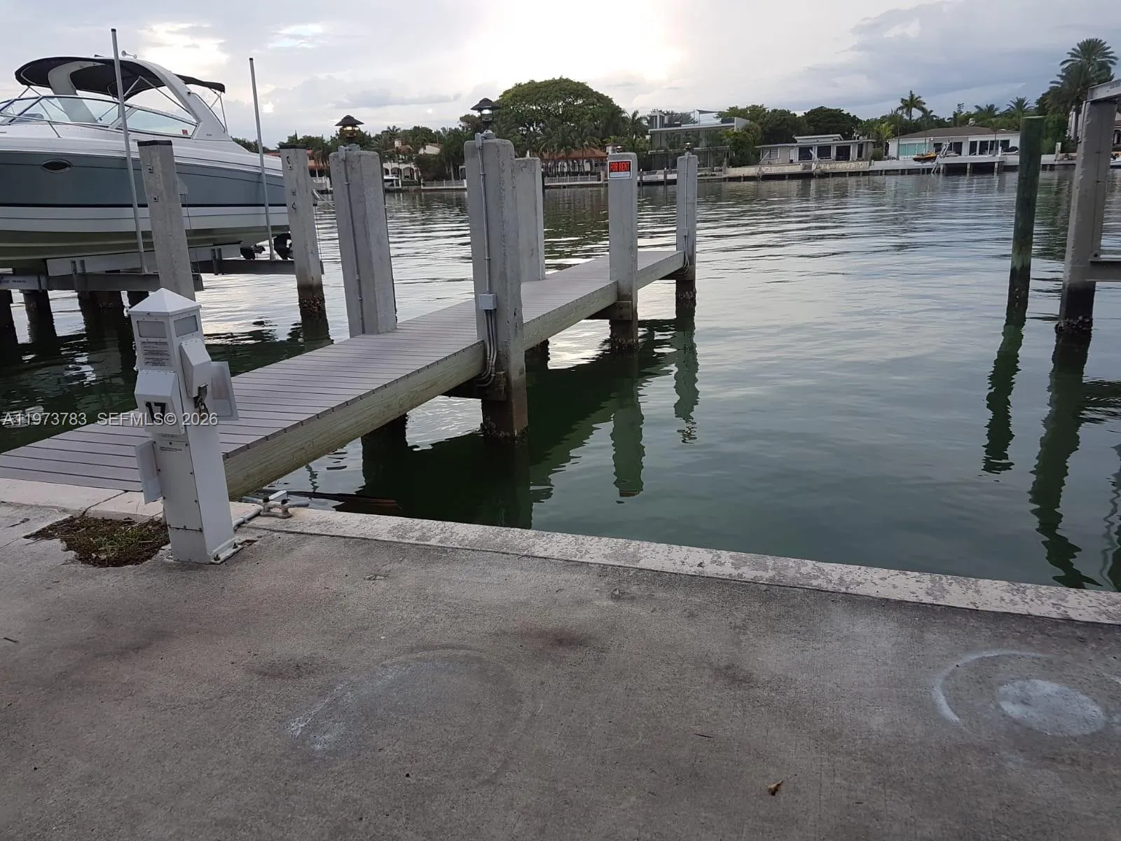 Foto de propiedad en 5401 Collins Avenue, Miami Beach, FL 33140 Miami Beach con MLS# 