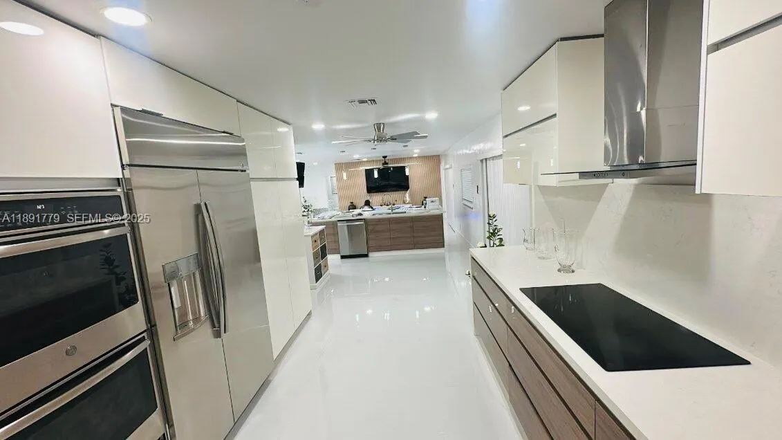 Foto de propiedad en 541 SE 17th Avenue 541, Deerfield Beach, FL 33441 Deerfield Beach con MLS# 