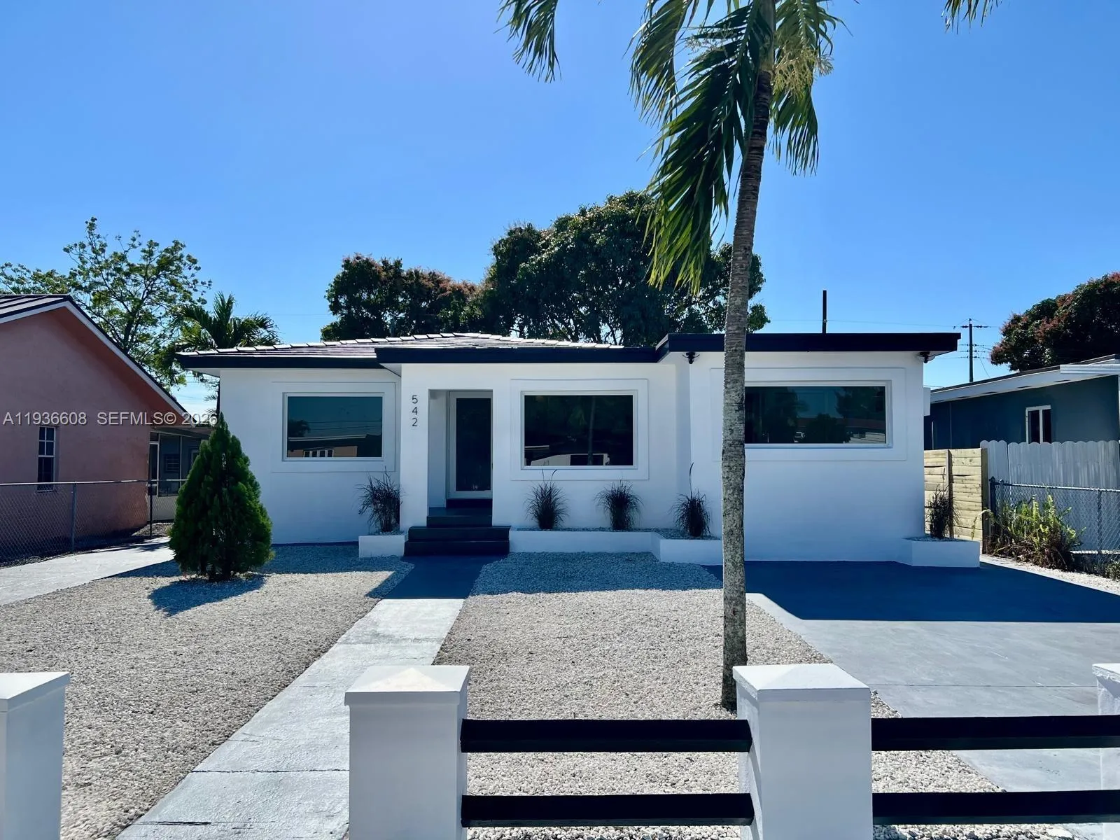 Foto de propiedad en 542 E 20th Street, Hialeah, FL 33013 Hialeah con MLS# 