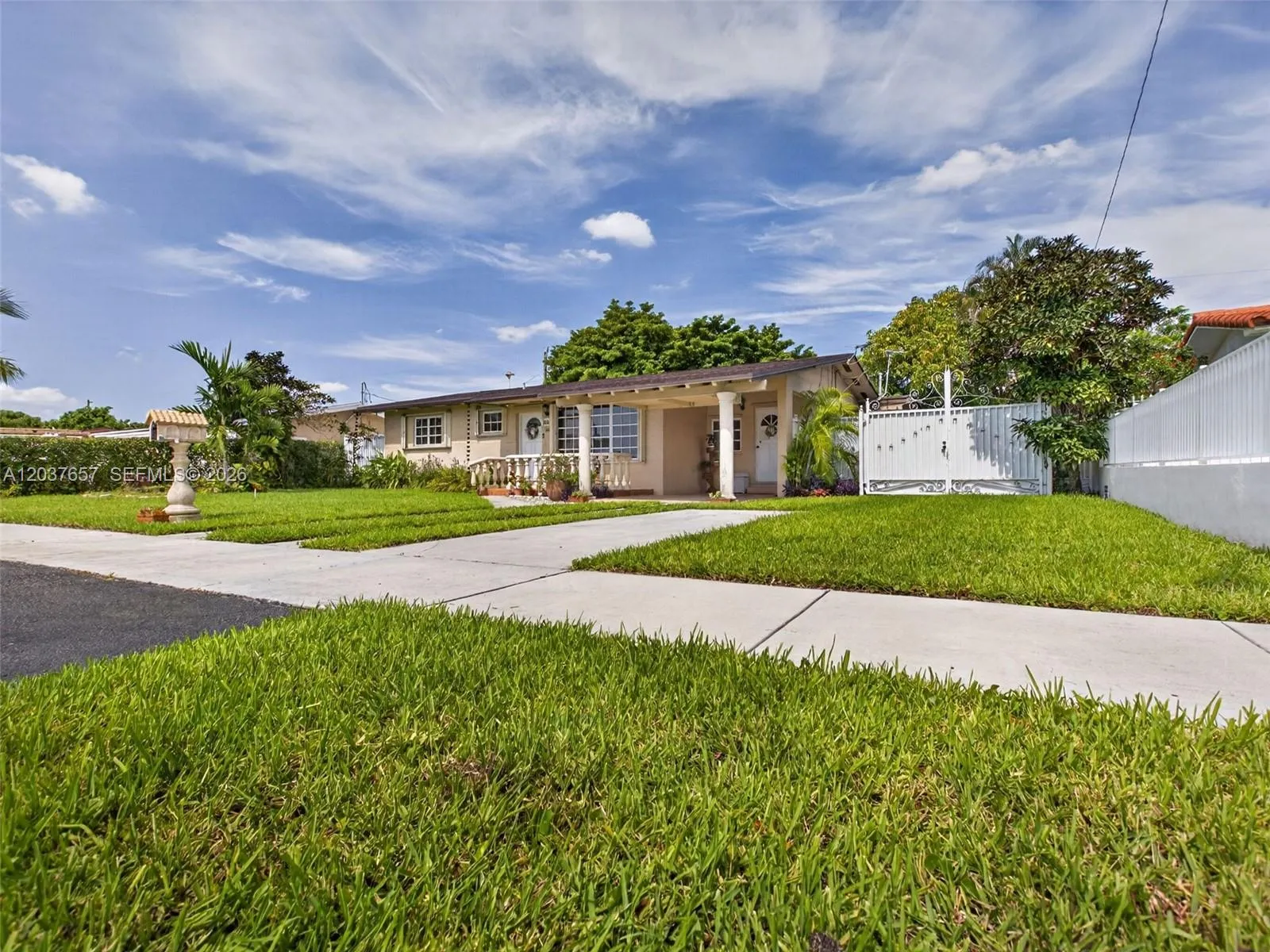 Vendido 5430 W 4th Lane, Hialeah, FL 33012, Hialeah, FL 33012