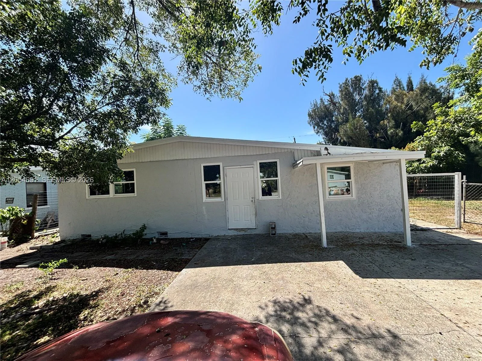 Foto de propiedad en 5442 Fourth Avenue, Fort Myers, FL 33907 Fort Myers con MLS# 