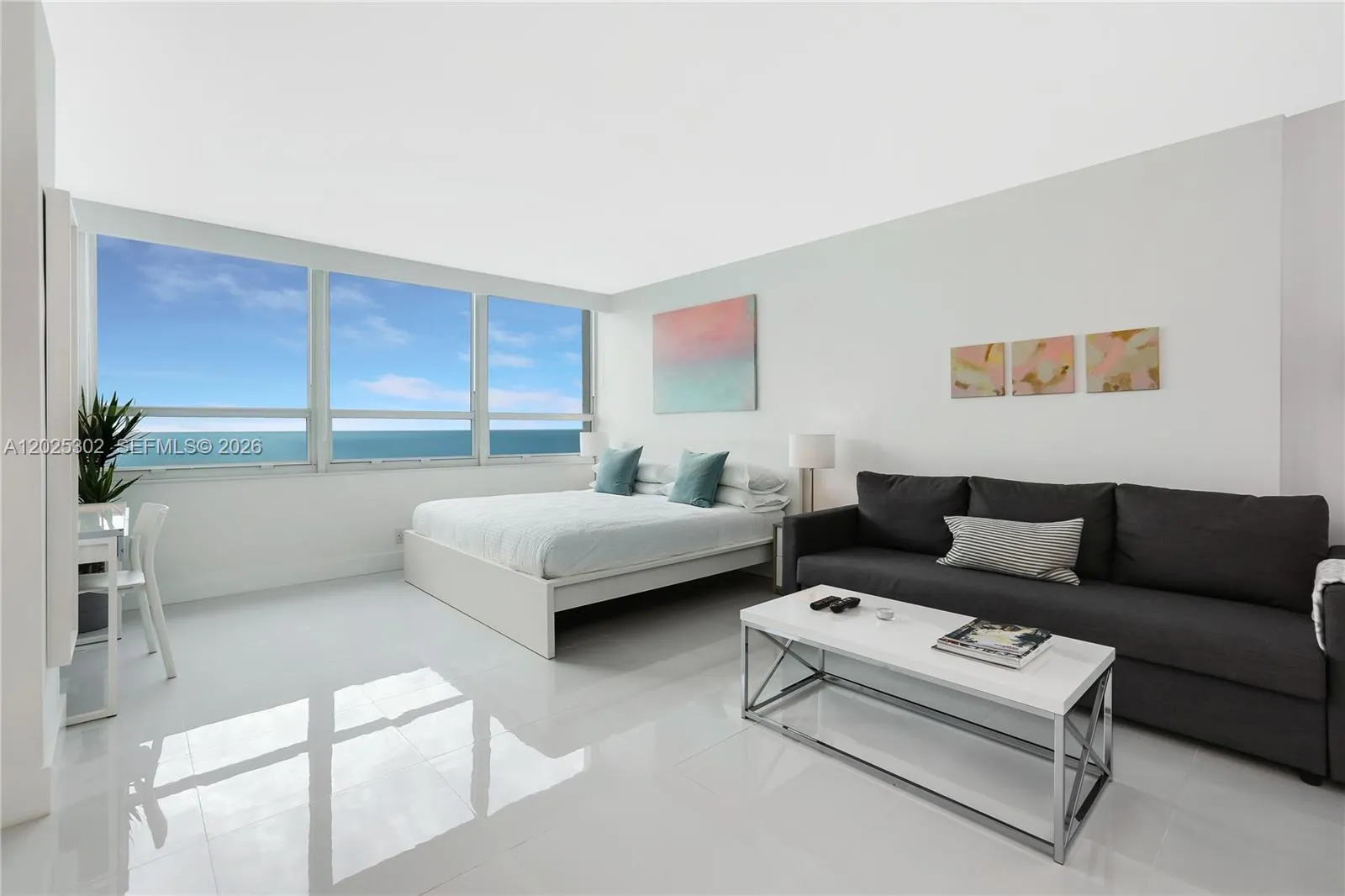 Foto de propiedad en 5445 Collins Avenue 1203, Miami Beach, FL 33140 Miami Beach con MLS# 