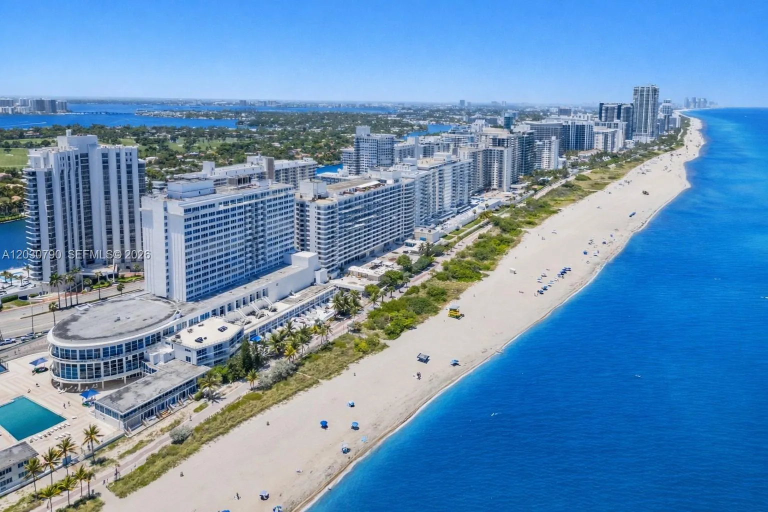 Foto de propiedad en 5445 Collins Avenue 1506, Miami Beach, FL 33140 Miami Beach con MLS# 