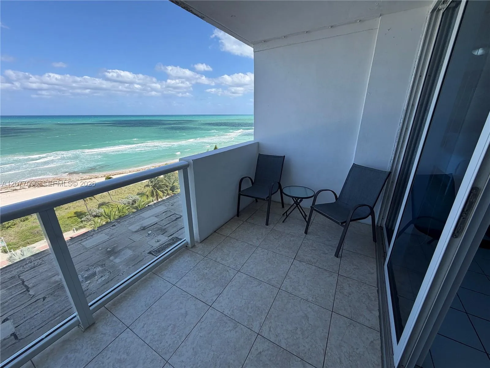 Foto de propiedad en 5445 Collins Avenue 729, Miami Beach, FL 33140 Miami Beach con MLS# 
