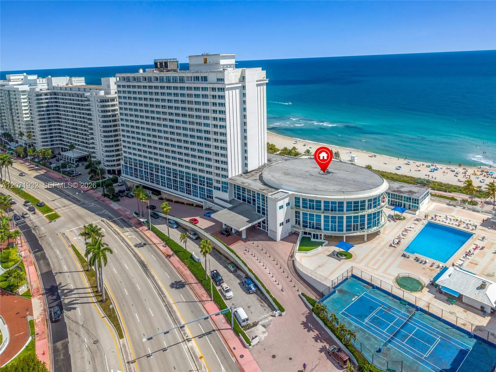 Foto de propiedad en 5445 Collins Avenue CU-2A, Miami Beach, FL 33140 Miami Beach con MLS# 