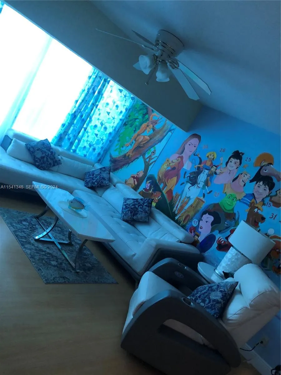 Foto de propiedad en 5445 Collins Avenue TH2, Miami Beach, FL 33140 Miami Beach con MLS# 
