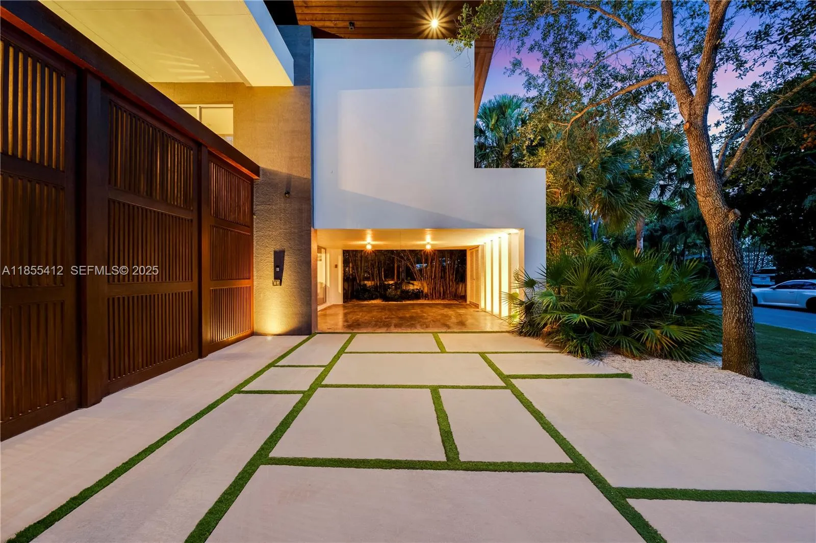 Foto de propiedad en 545 Sabal Palm, Key Biscayne, FL 33149 Key Biscayne con MLS# 