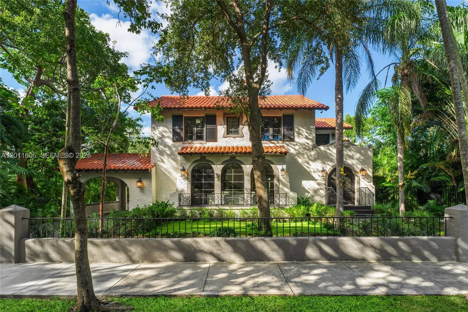 Foto de propiedad en 547 NE 57th Street, Miami, FL 33137 Miami con MLS# 