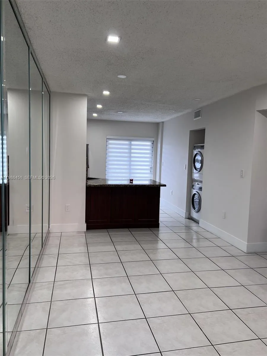Foto de propiedad en 5480 W 21st Court 404, Hialeah, FL 33016 Hialeah con MLS# 