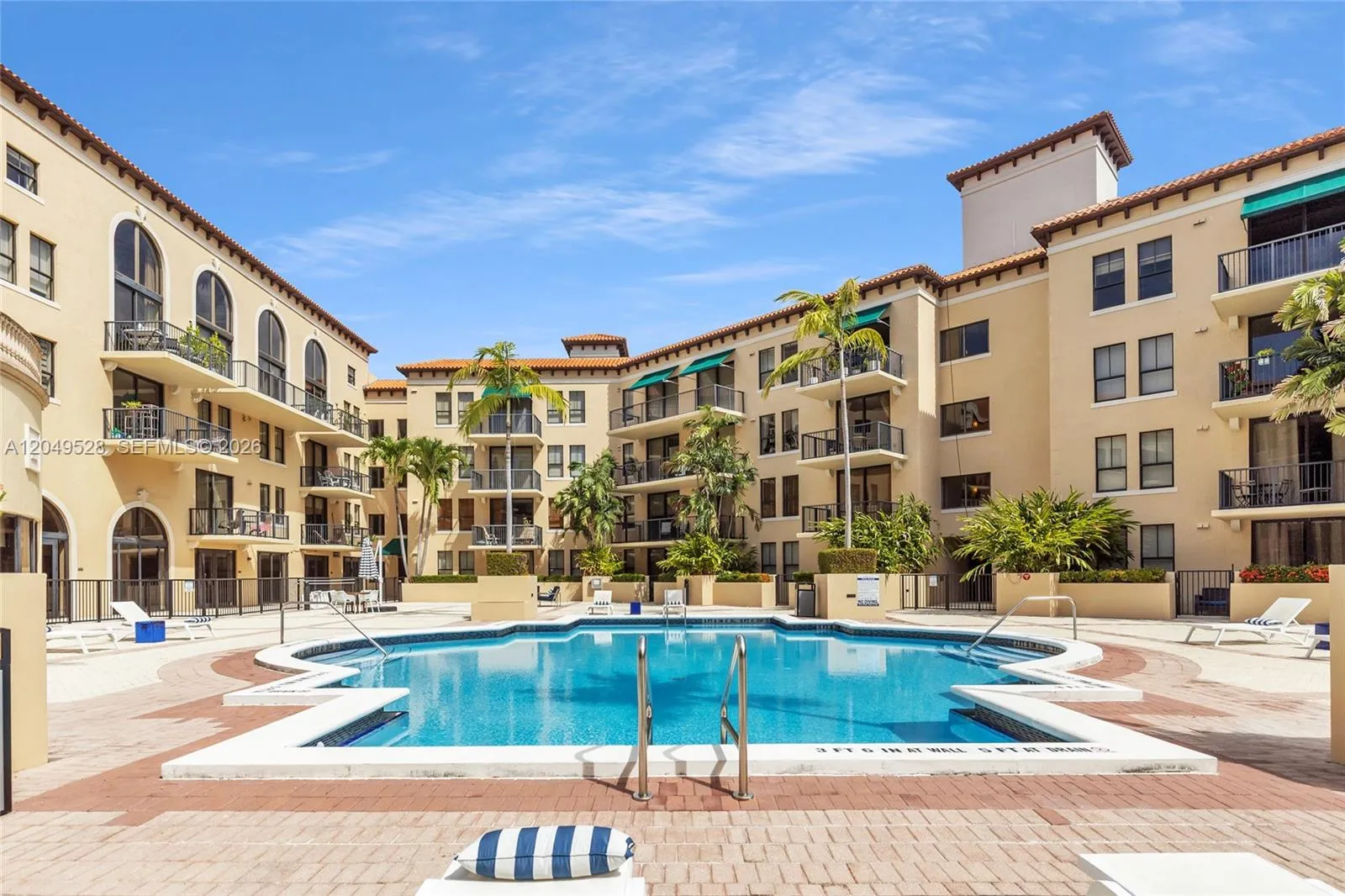 Foto de propiedad en 55 Merrick Way 744, Coral Gables, FL 33134 Coral Gables con MLS# 