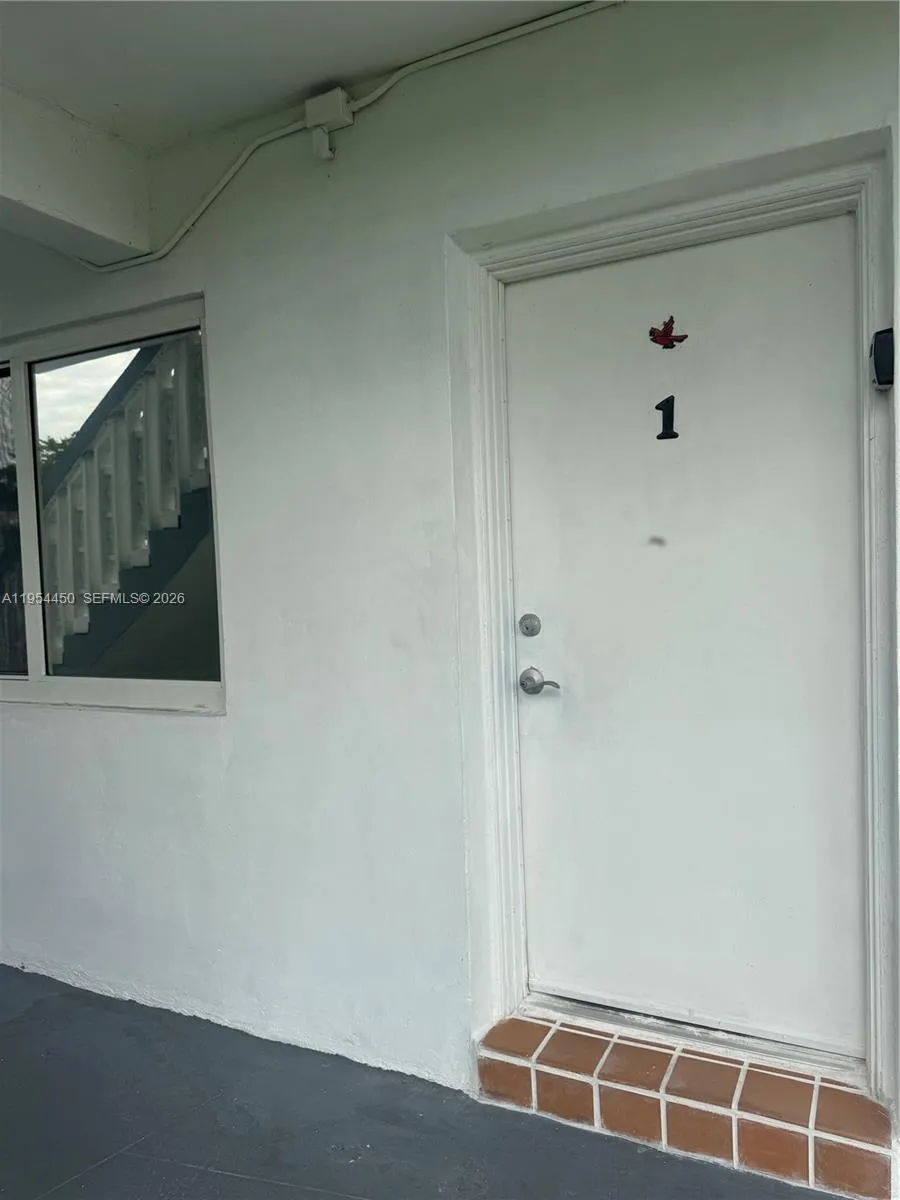 Foto de propiedad en 55 NW 204th Street 1, Miami Gardens, FL 33169 Miami Gardens con MLS# 