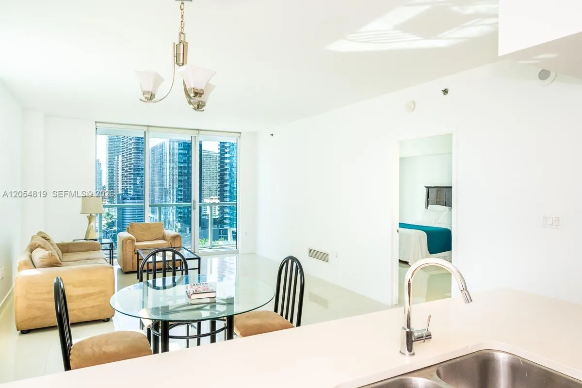 Foto de propiedad en 55 SE 6 Street 2210, Miami, FL 33131 Miami con MLS# 