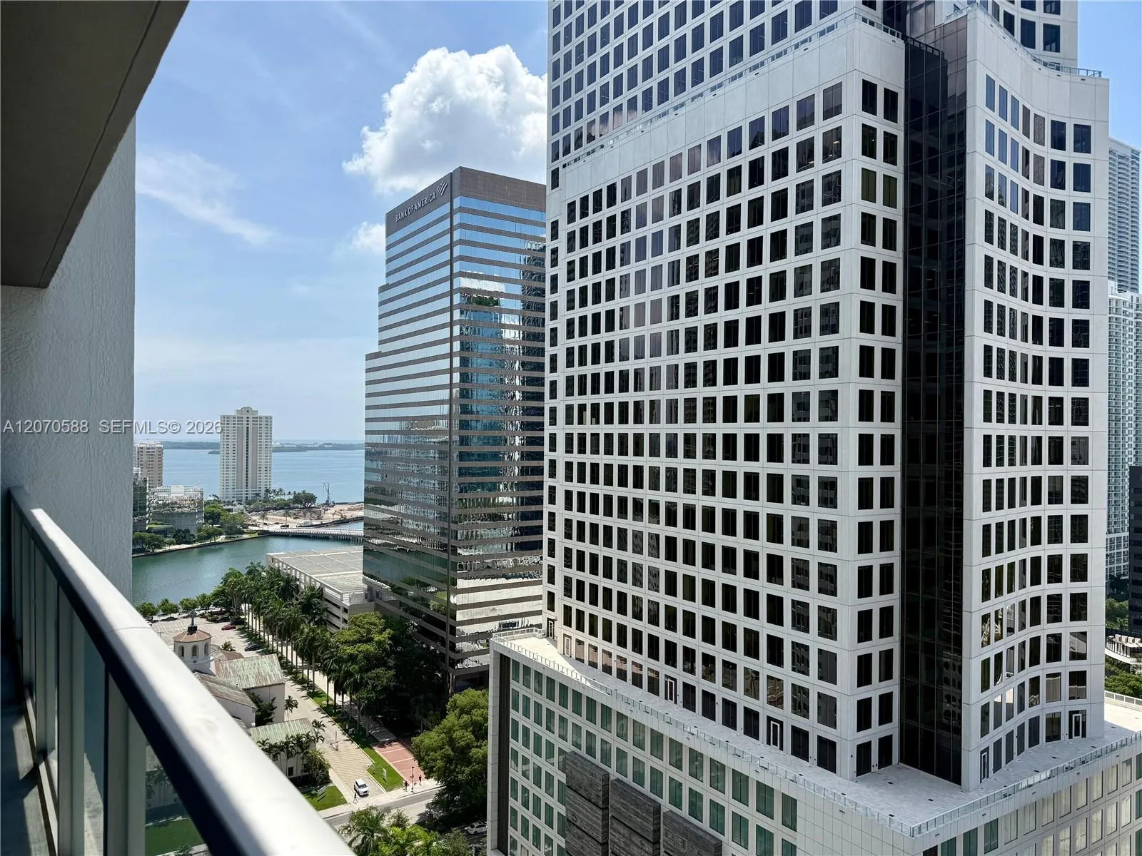 Foto de propiedad en 55 SE 6th Street 2404, Miami, FL 33131 Miami con MLS# 