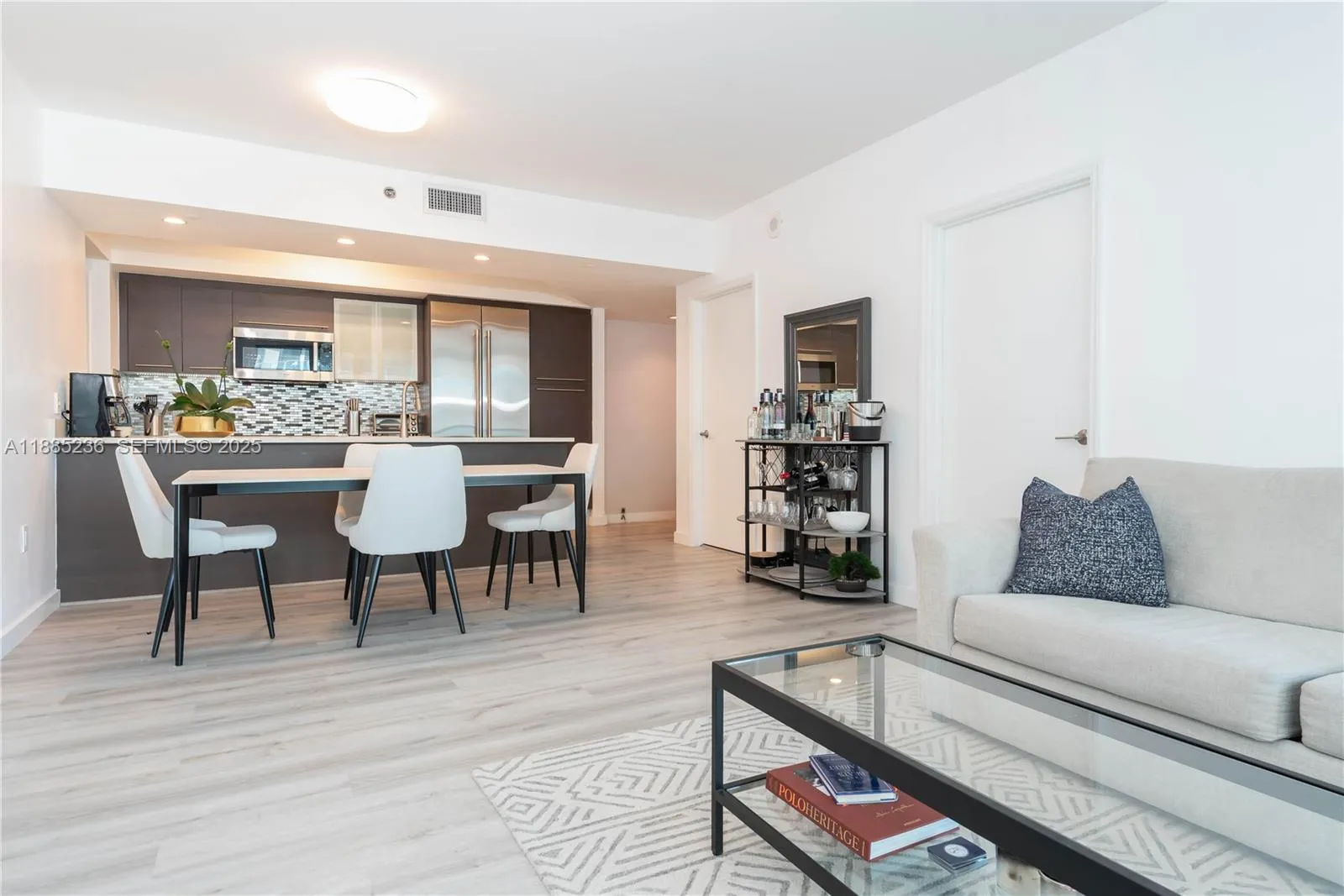 En Venta 55 SE 6th Street 3403, Miami, FL 33131, Miami, FL 33131