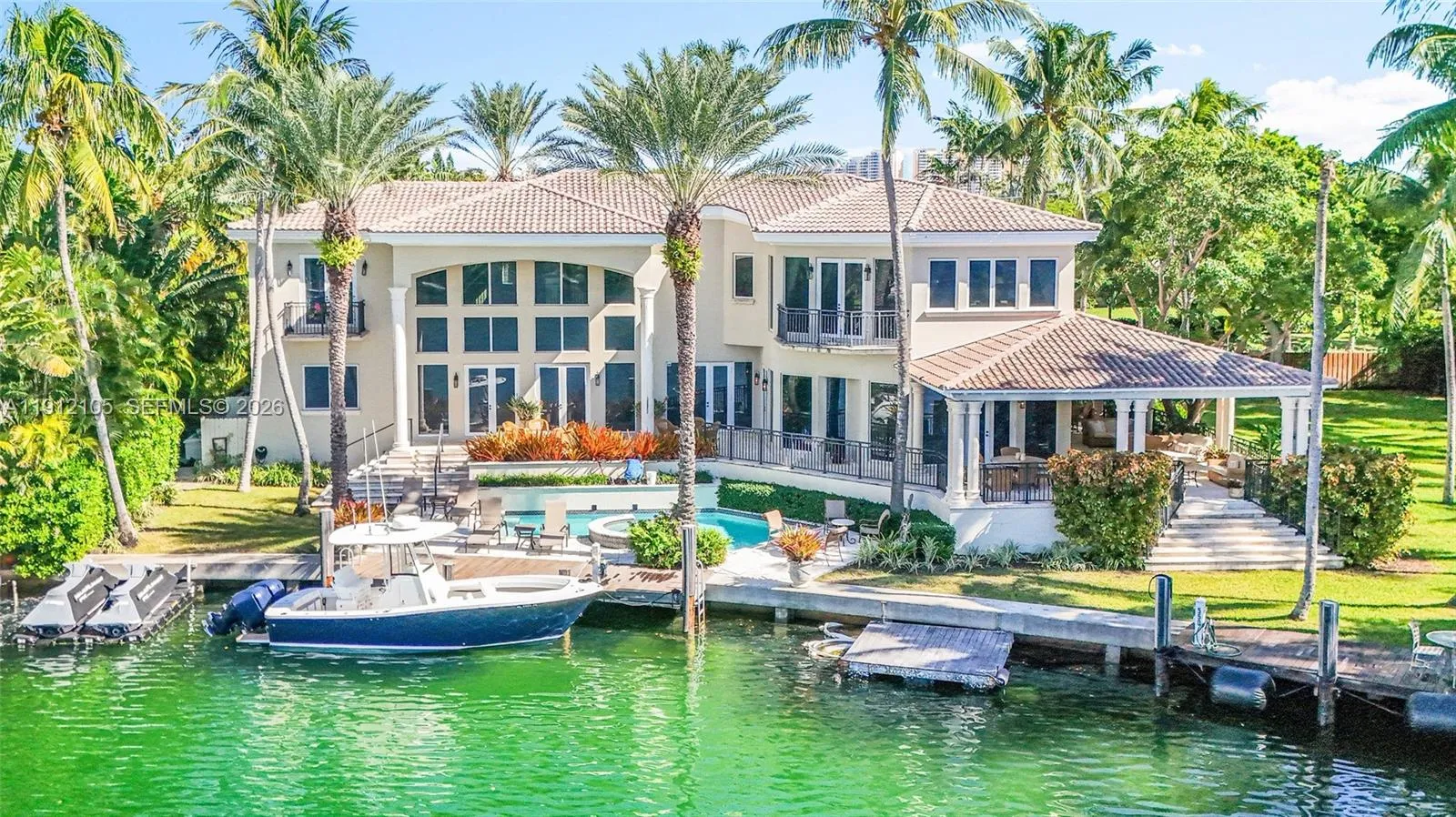 Foto de propiedad en 550 Harbor Drive, Key Biscayne, FL 33149 Key Biscayne con MLS# 