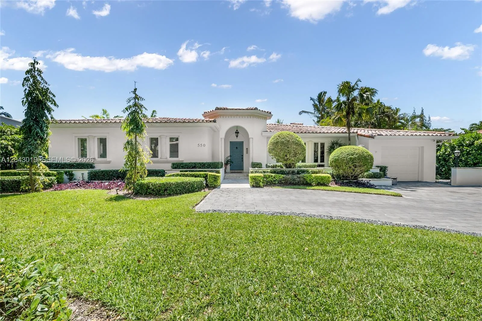 Foto de propiedad en 550 Jeronimo Drive, Coral Gables, FL 33146 Coral Gables con MLS# 