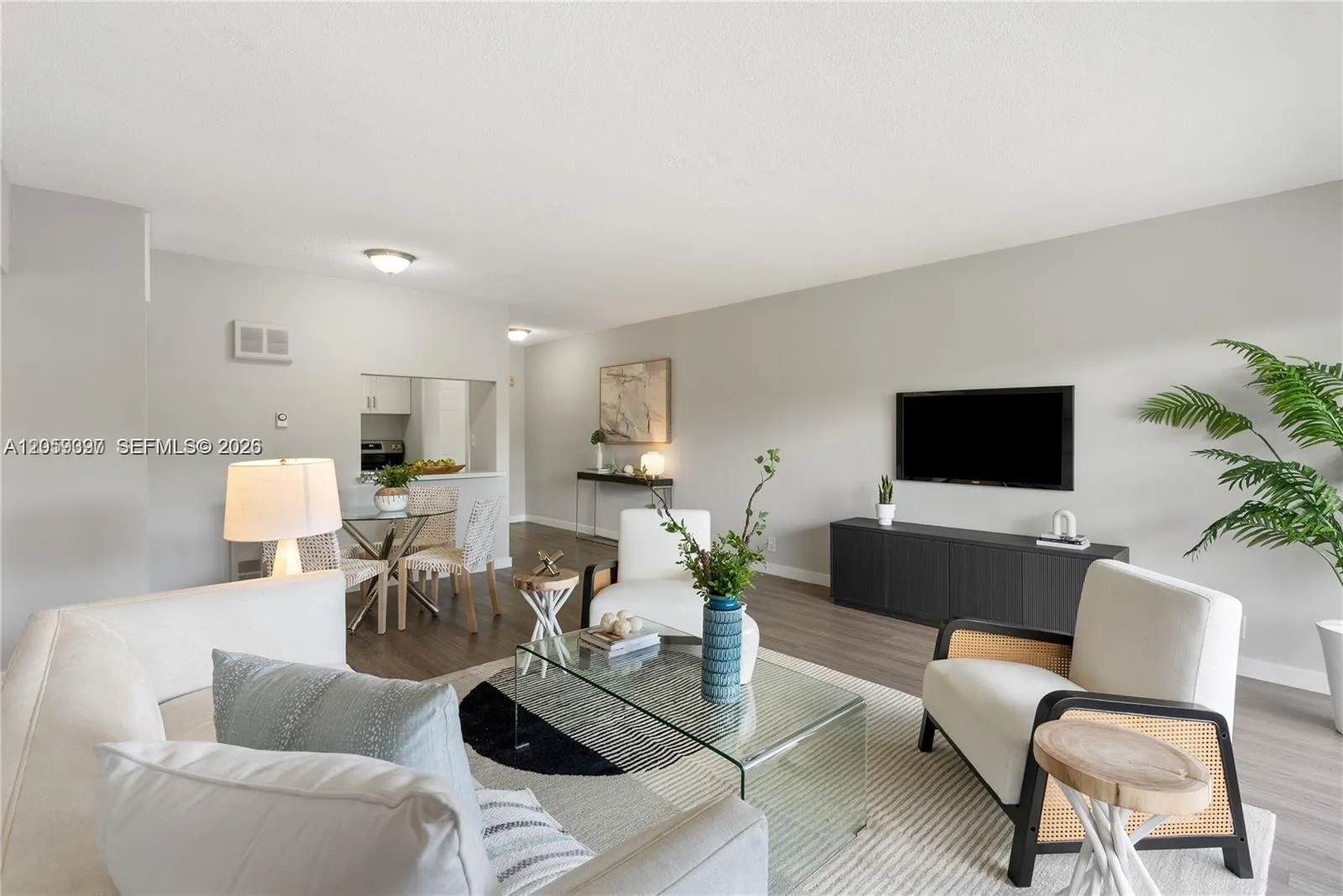 Foto de propiedad en 550 NE 20th Street 4, Wilton Manors, FL 33305 Wilton Manors con MLS# 