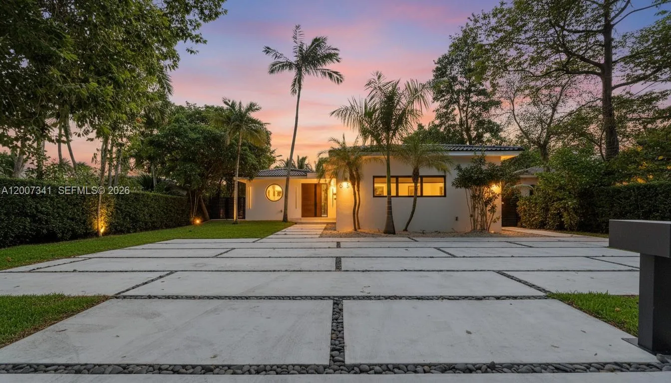 Foto de propiedad en 550 S Shore Drive, Miami Beach, FL 33141 Miami Beach con MLS# 