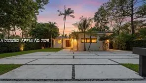 Foto de propiedad en 550 S Shore Drive, Miami Beach, FL 33141 Miami Beach con MLS# 