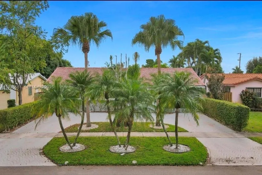 Foto de propiedad en 5500 Buchanan Street, Hollywood, FL 33021 Hollywood con MLS# 