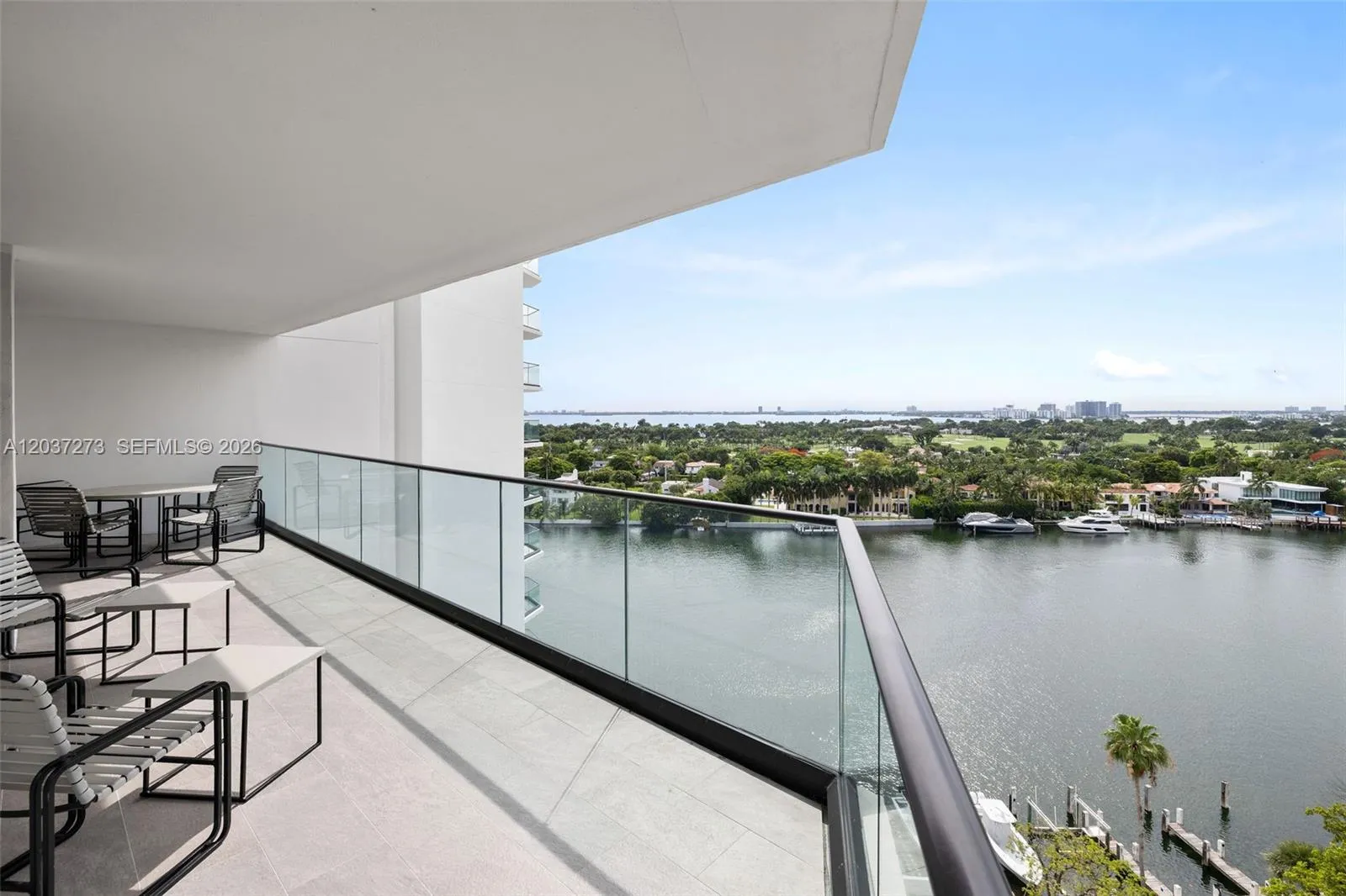 Foto de propiedad en 5500 Collins Avenue 1401, Miami Beach, FL 33140 Miami Beach con MLS# 