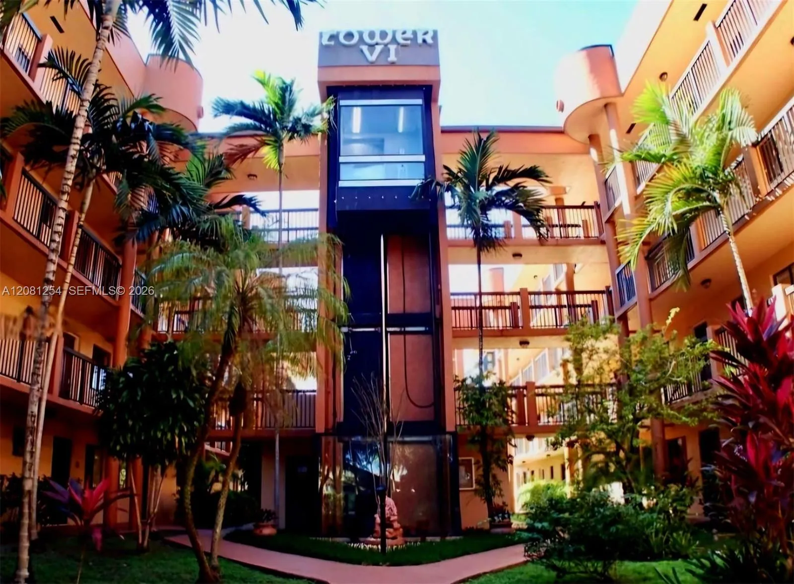Foto de propiedad en 5500 W 21st Court 204, Hialeah, FL 33016 Hialeah con MLS# 