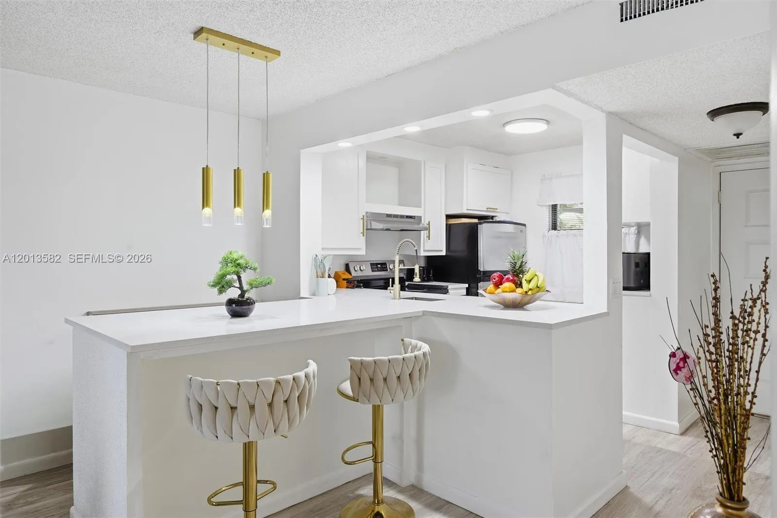 Foto de propiedad en 5501 Lakeside Drive 204, Margate, FL 33063 Margate con MLS# 