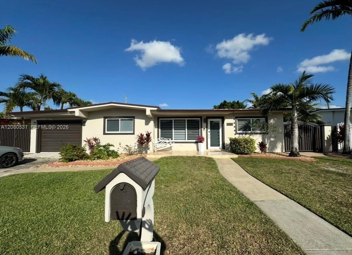 Foto de propiedad en 5505 W 14th Lane, Hialeah, FL 33012 Hialeah con MLS# 