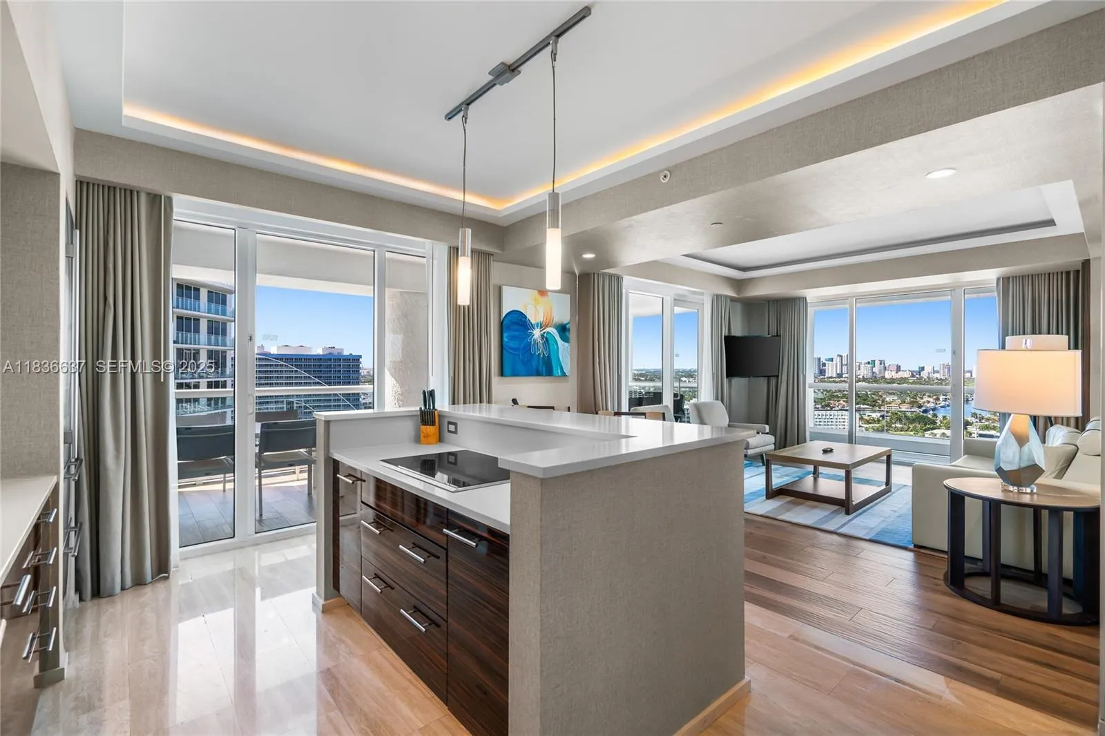 Foto de propiedad en 551 N Fort Lauderdale Beach Boulevard R2205, Fort Lauderdale, FL 33304 Fort Lauderdale con MLS#
