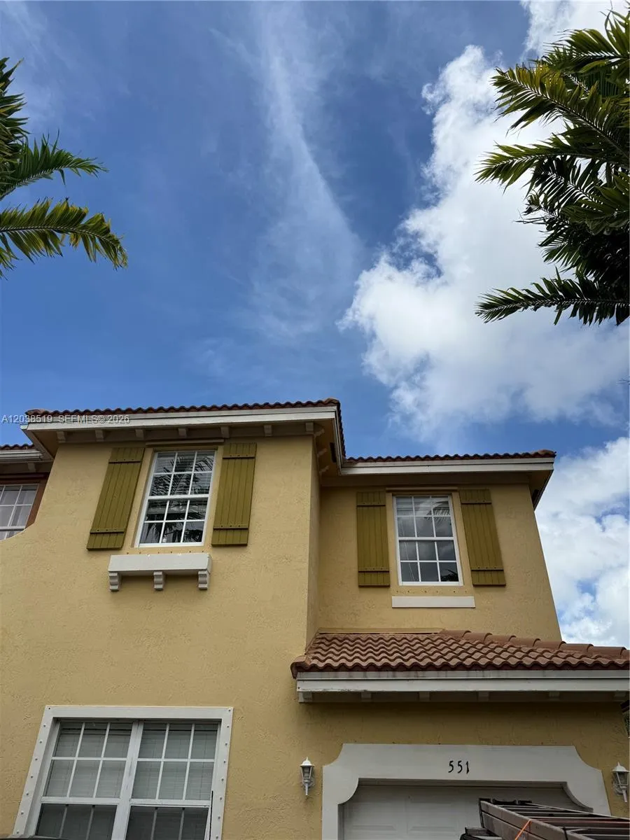 Foto de propiedad en 551 NE 21st Terrace, Homestead, FL 33033 Homestead con MLS# 
