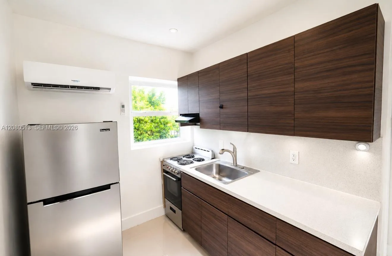 Foto de propiedad en 551 NE 61st Street 3, Miami, FL 33137 Miami con MLS# 