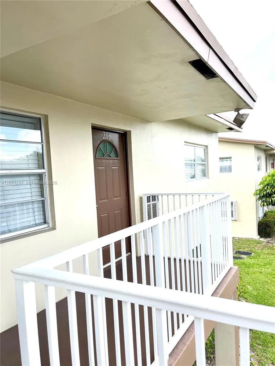 Foto de propiedad en 551 NW 80th Terrace 208, Margate, FL 33063 Margate con MLS# 