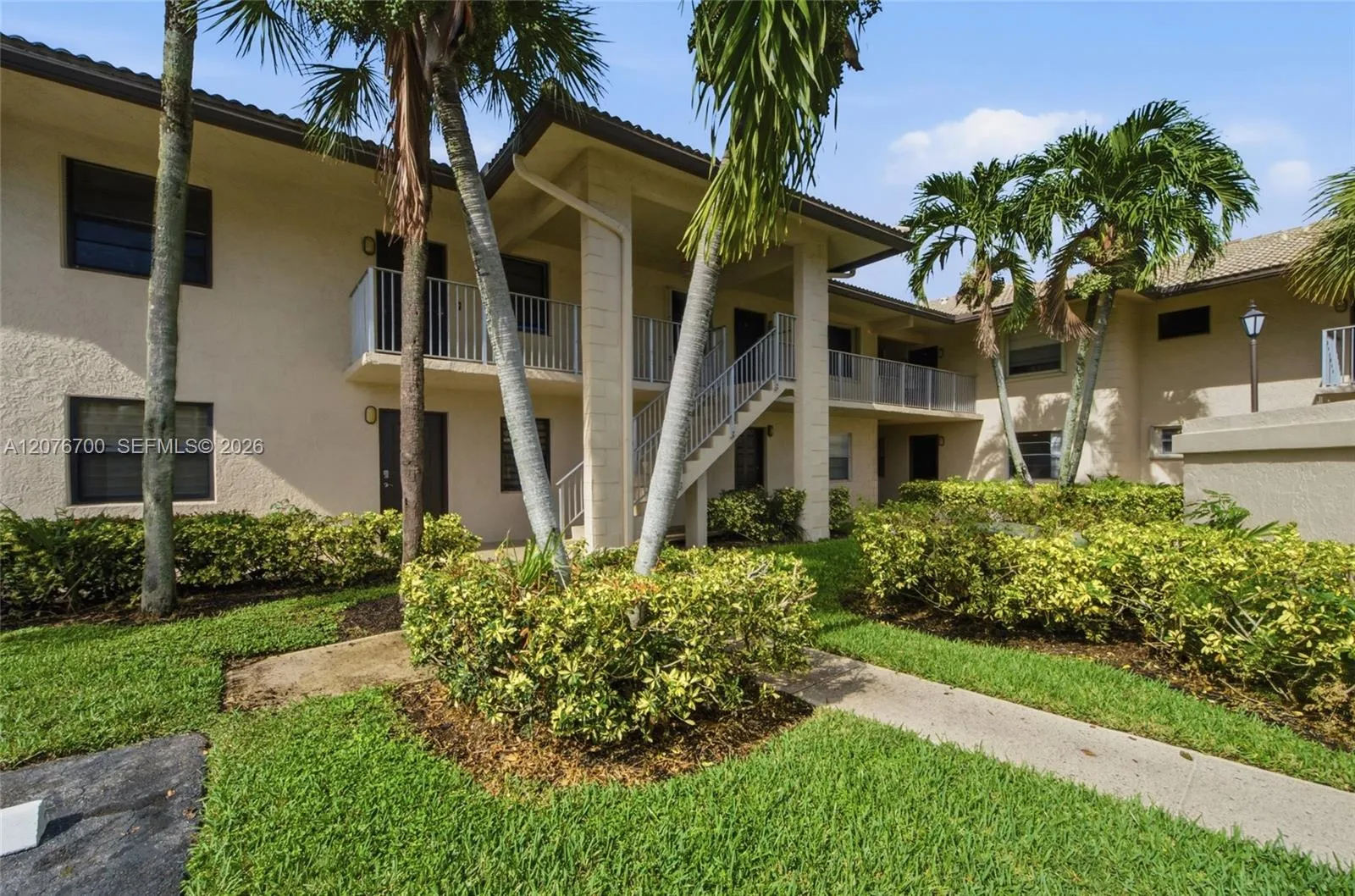Foto de propiedad en 5510 Lakeside Drive 108, Margate, FL 33063 Margate con MLS# 