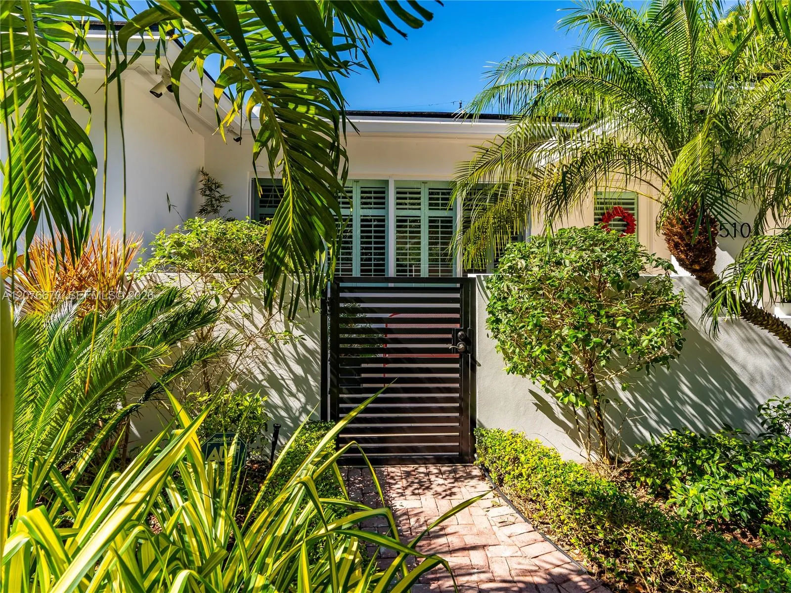 Foto de propiedad en 5510 San Vicente Street, Coral Gables, FL 33146 Coral Gables con MLS# 