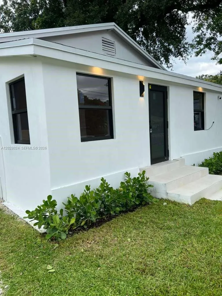 Vendido 5511 NW 4th Avenue, Miami, FL 33127, Miami, FL 33127