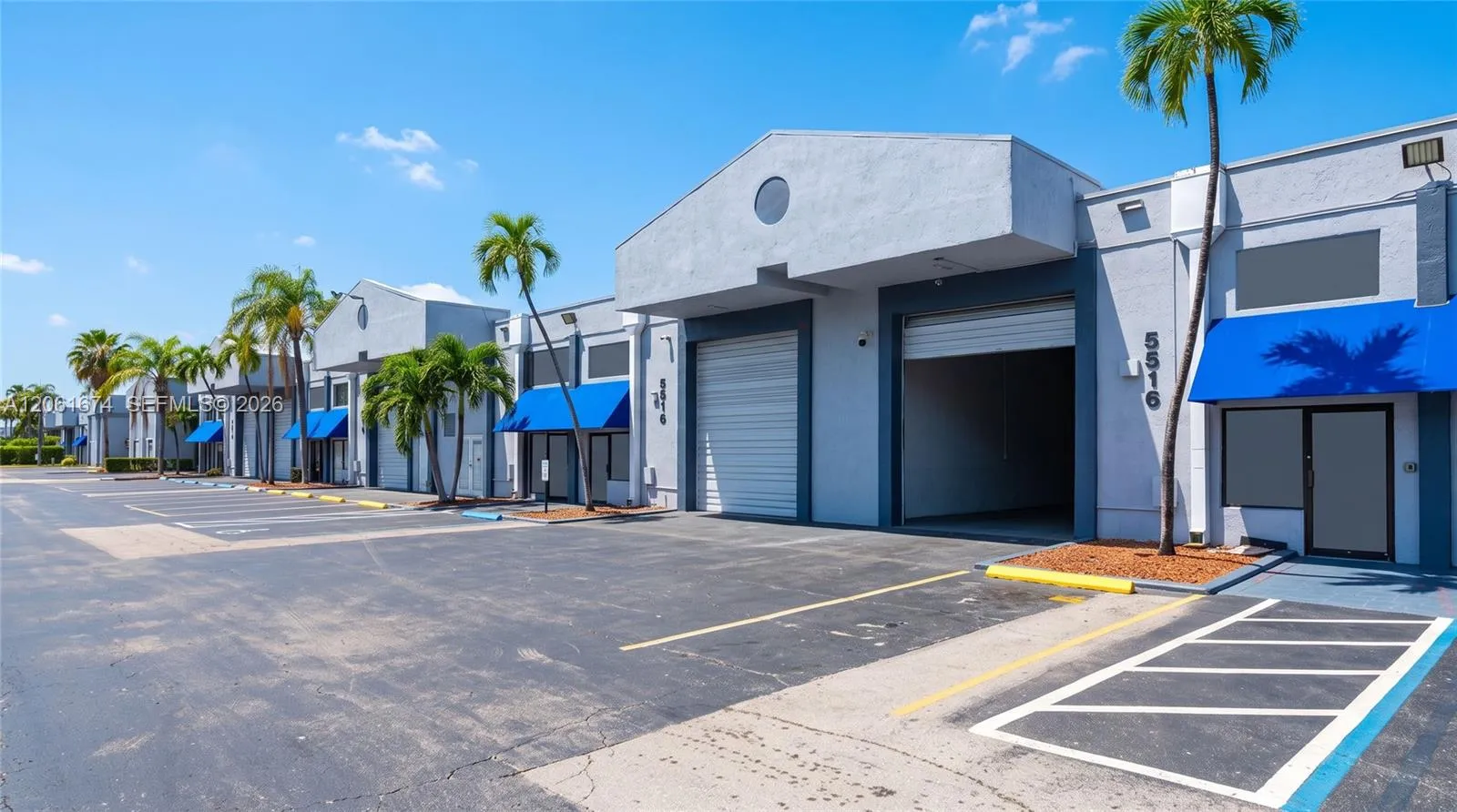 Foto de propiedad en 5516 NW 72nd Avenue 5516, Miami, FL 33166 Miami con MLS# 