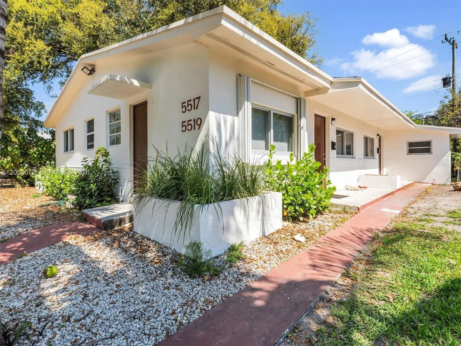 Foto de propiedad en 5517 NW 1st Place, Miami, FL 33127 Miami con MLS# 