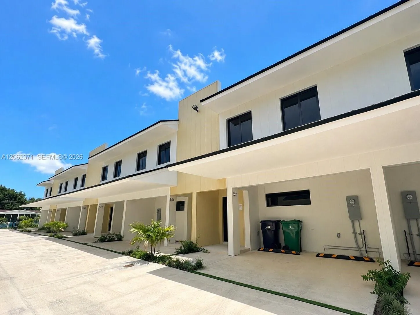 Foto de propiedad en 552 NW 7th Street 6, Florida City, FL 33034 Florida City con MLS# 