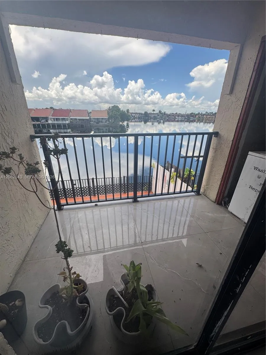 Foto de propiedad en 5530 W 26th Court 210, Hialeah, FL 33016 Hialeah con MLS# 