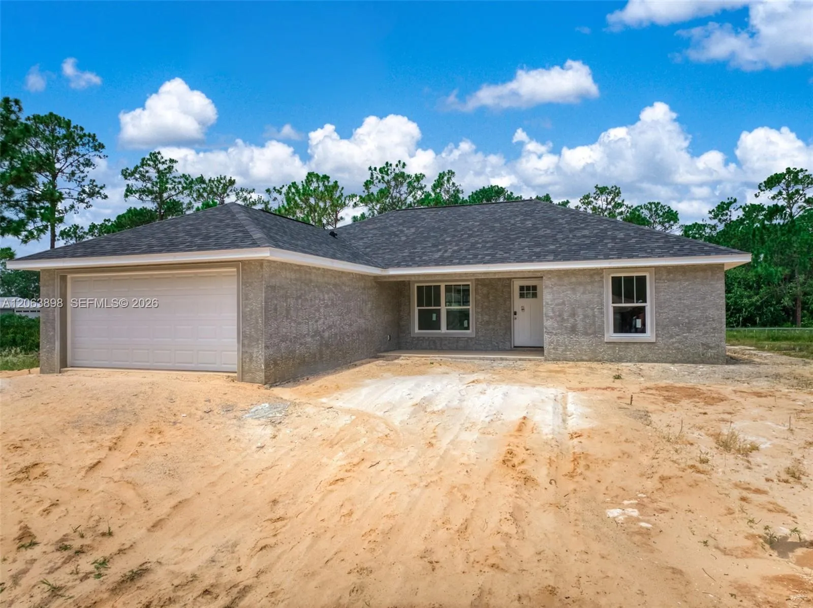 Foto de propiedad en 5531 Lakewood Road, Sebring, FL 33875 Sebring con MLS# 