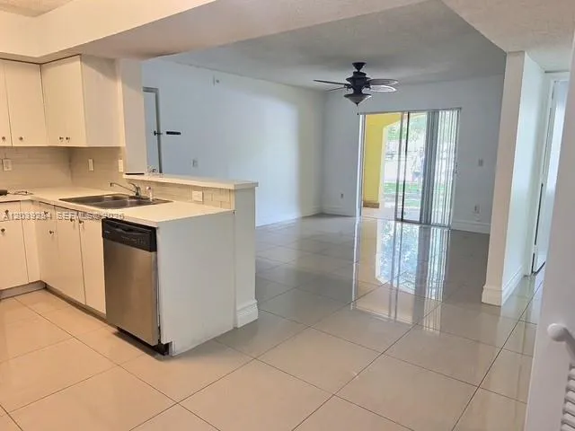 Foto de propiedad en 5540 NW 61st Street 409, Coconut Creek, FL 33073 Coconut Creek con MLS# 