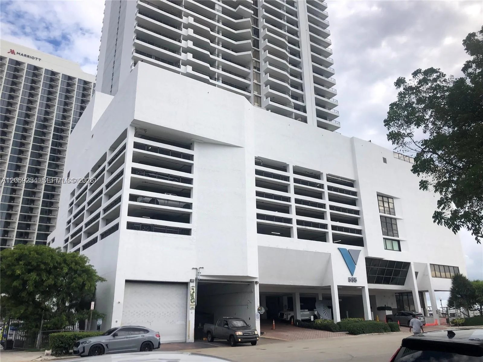 Foto de propiedad en 555 NE 15th Street 20E, Miami, FL 33132 Miami con MLS# 