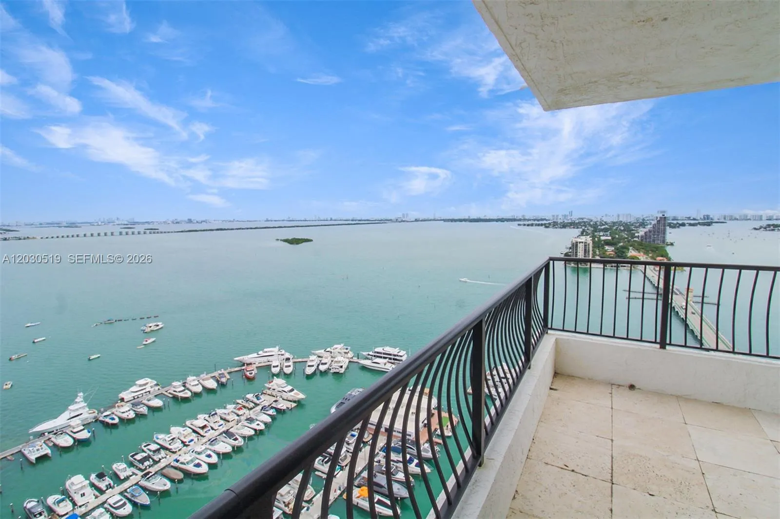 Foto de propiedad en 555 NE 15th Street 31C, Miami, FL 33132 Miami con MLS# 